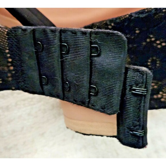 Victoria's Secret Bra Size 34D Angels Secret Embrace Black Lace Over Beige EUC - Picture 5 of 9